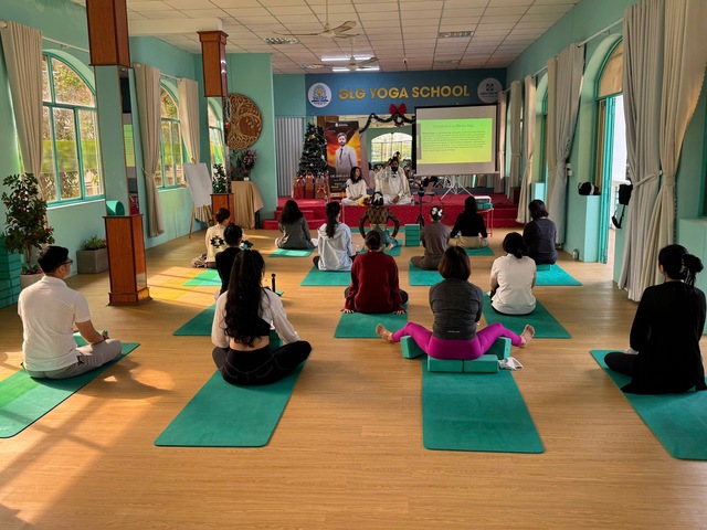 Meditation session in yoga retreat hall in Rishikesh for mental peace and mindfulness practice