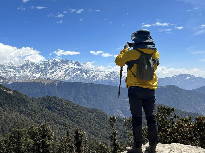 Yoga and meditation sessions in Chopta Tungnath Himalayan retreat